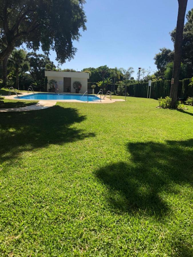 Ansa Beach Apartment - Cabopino, Marbella - Garden Level Exterior foto